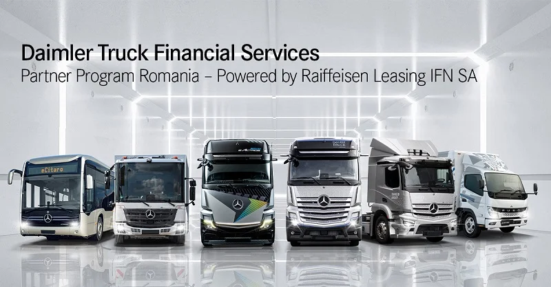 Imaginea prezintă o aliniere de vehicule comerciale diverse, inclusiv autobuze și camioane, aparținând companiei Daimler Truck Financial Services.